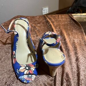Anne Klein Blue Floral Heels with Slingback
